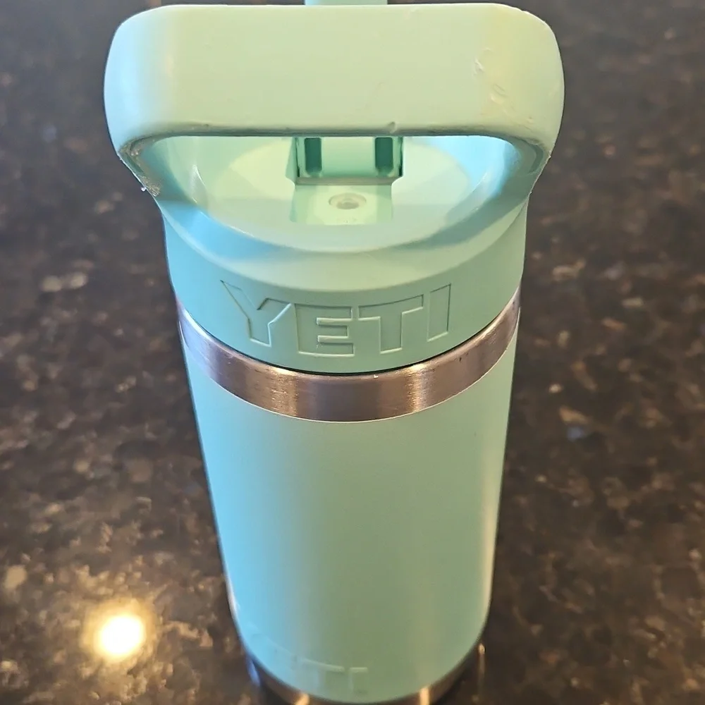 YETI Rambler Jr. In Seafoam Green - Picture 3 of 6